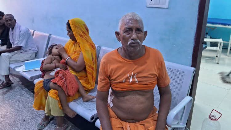 घर के बाहर सो रहे दादा-पोती को मारी गोली, हालत नाजुक